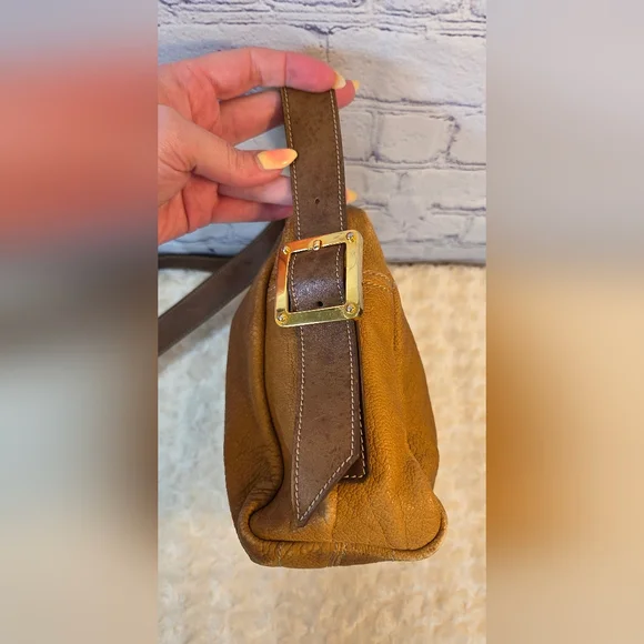 Authentic Loewe *Vintage* Tan Crossbody Bag with Suede Finish - Picture 4 of 12